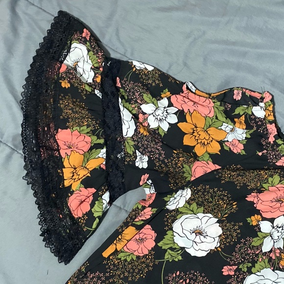 Black Floral Blouse - Picture 3 of 4